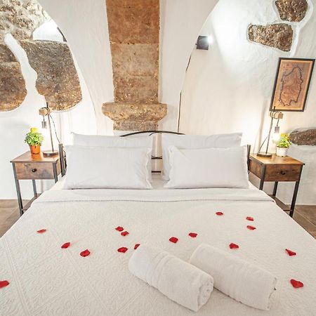 Romantic Loft With Jacuzzi In The Castle Castelsardo Exterior photo