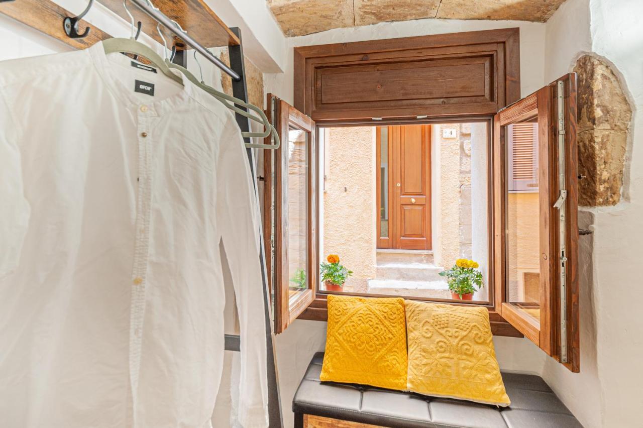 Romantic Loft With Jacuzzi In The Castle Castelsardo Exterior photo