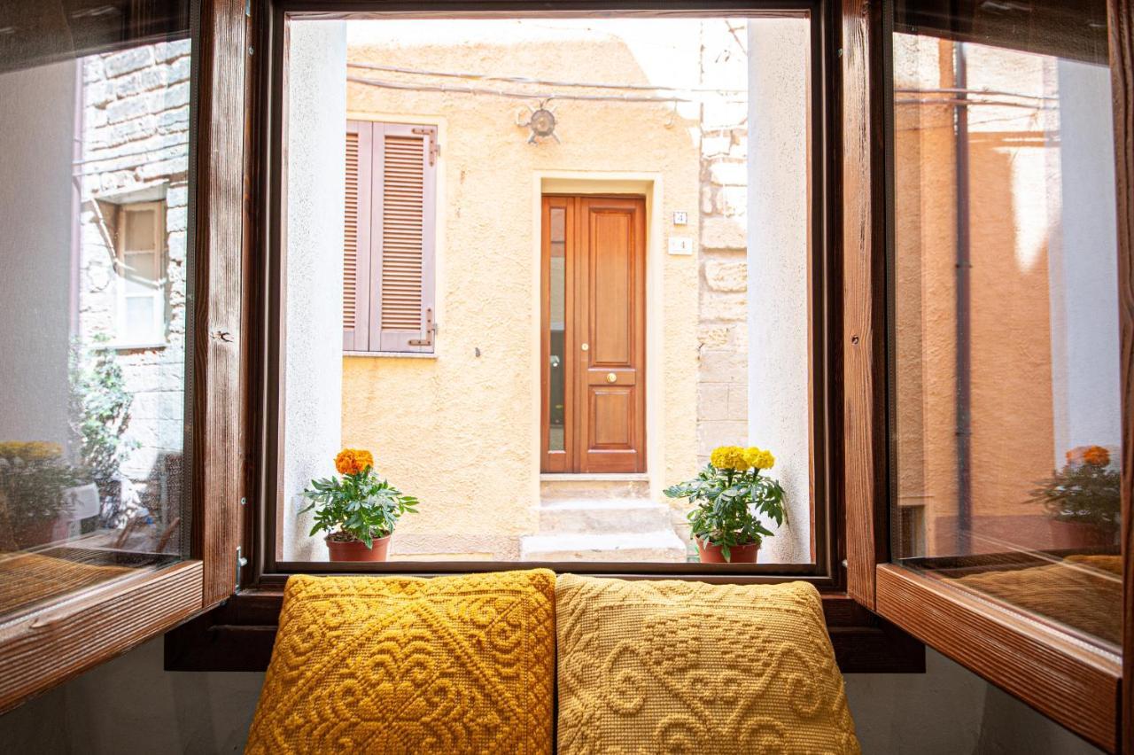 Romantic Loft With Jacuzzi In The Castle Castelsardo Exterior photo